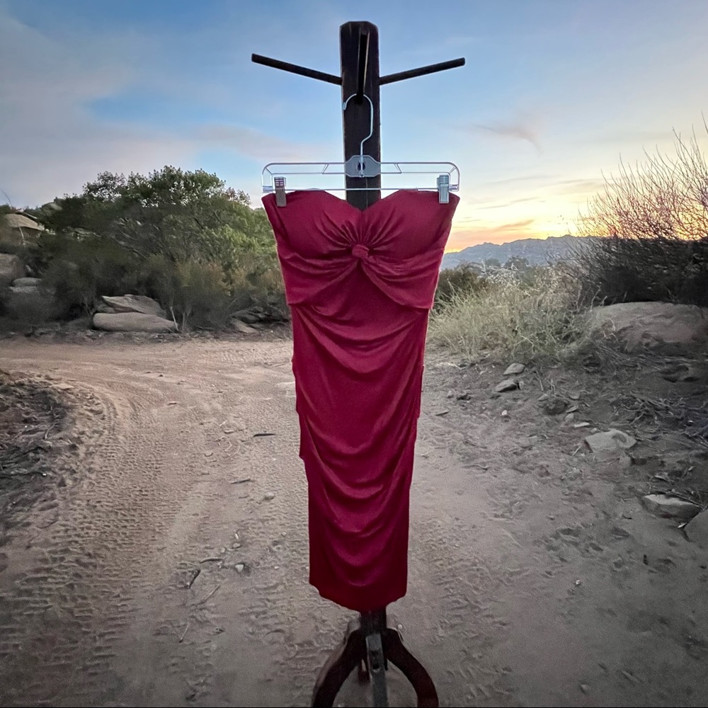 💃Rubber Ducky Productions, Inc. Strapless Dress